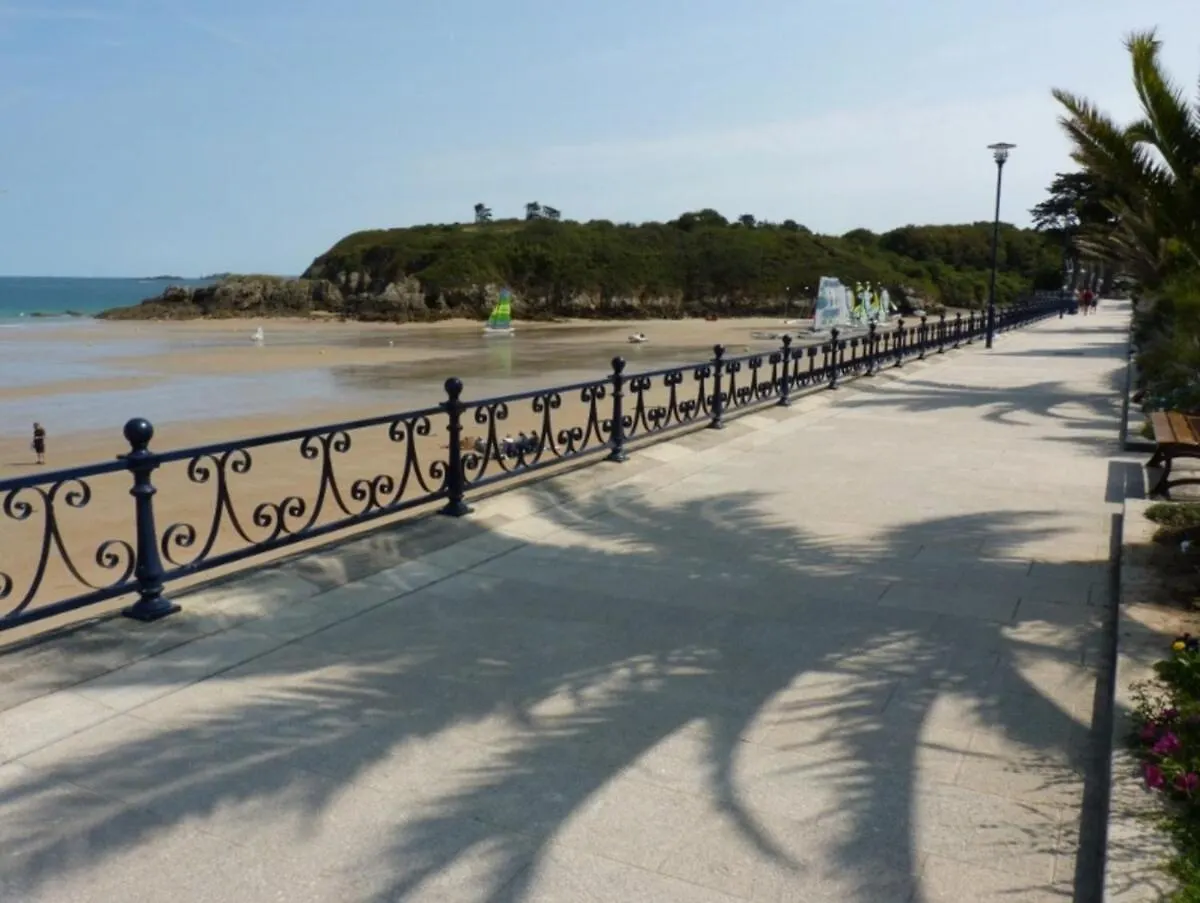 Emeraude - Superbe T2 Lumineux - Refait A Neuf 迪纳尔 法国